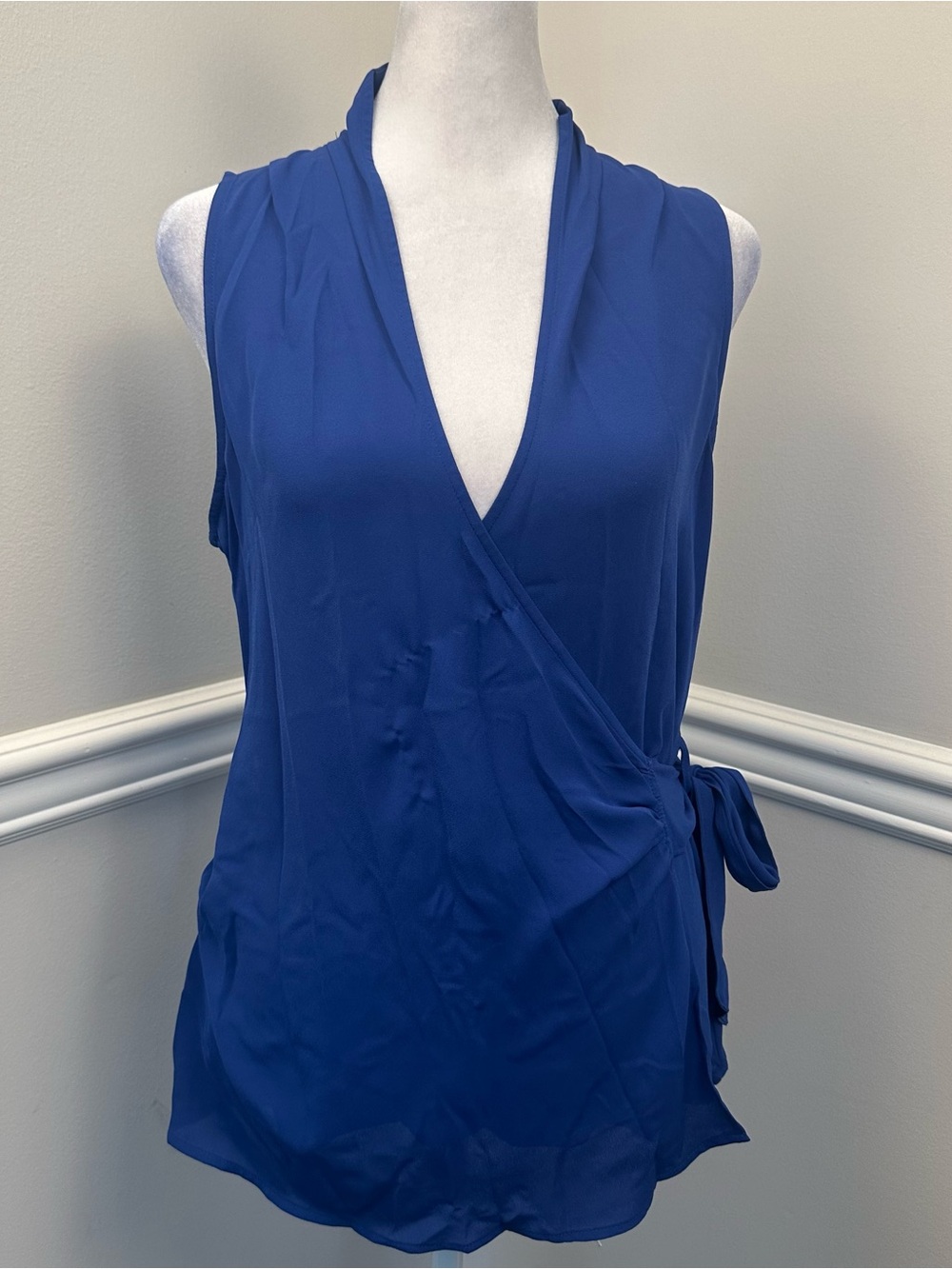 Trouve Sleeveless Wrap V-Neck Top in Royal Blue S